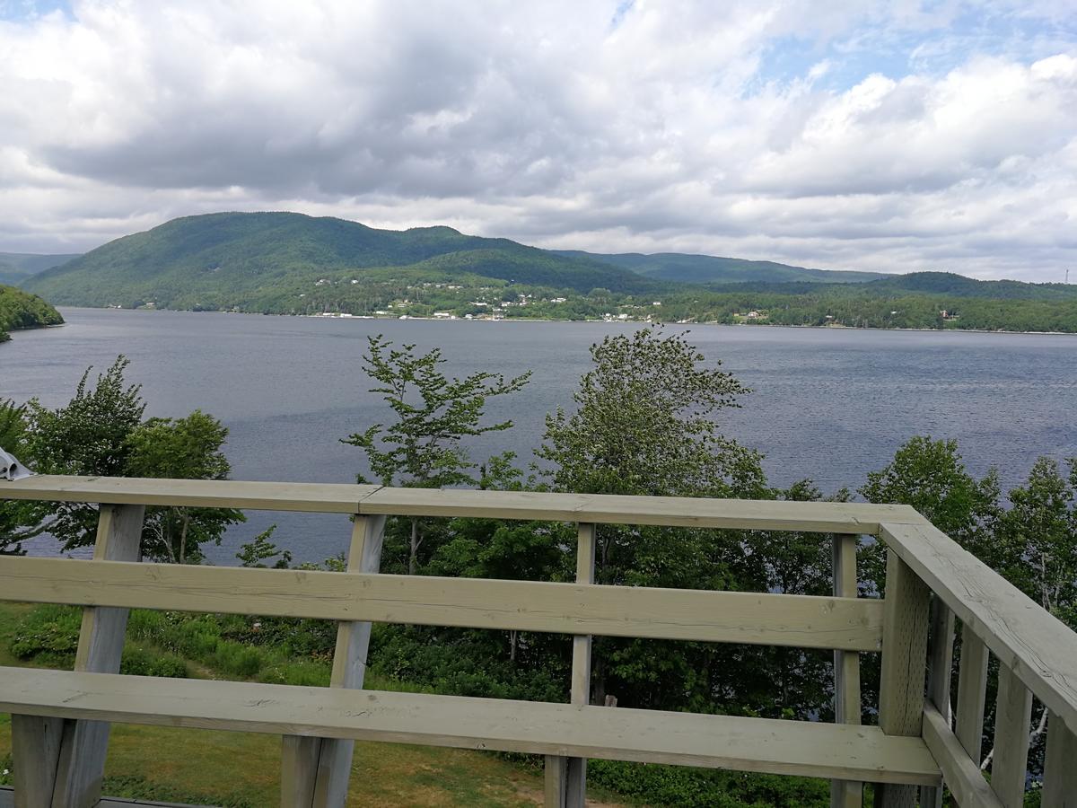 Knotty Pine Cottages, & Ingonish