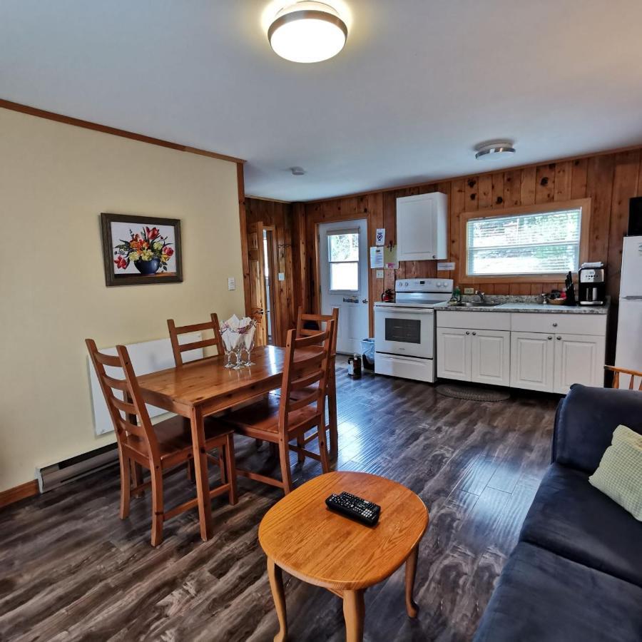 Knotty Pine Cottages, & Chalet *