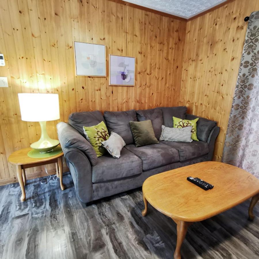 Knotty Pine Cottages, & Chalet