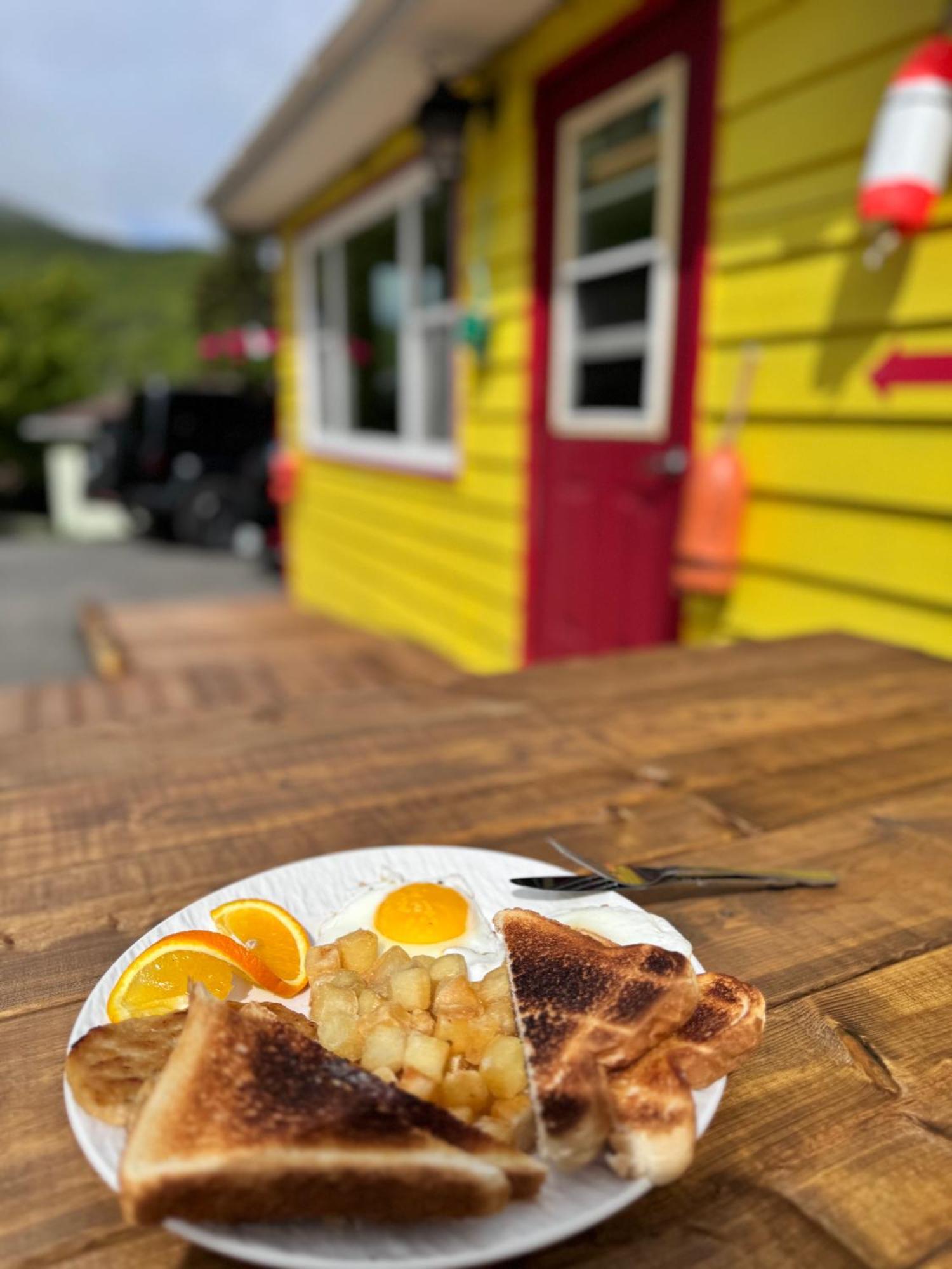 Chalet Knotty Pine Cottages, & *