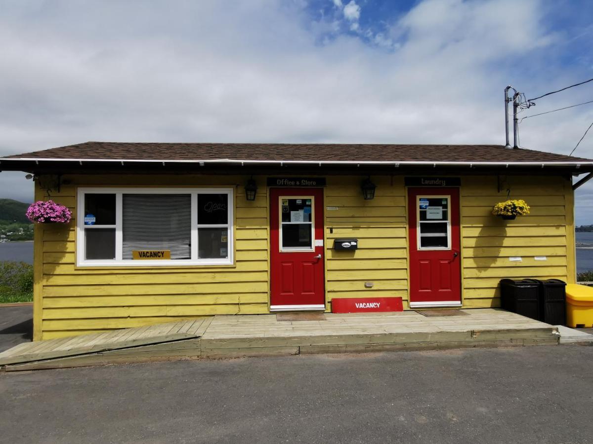 Knotty Pine Cottages, & Chalet